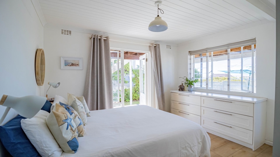 4 Bedroom Property for Sale in Yzerfontein Western Cape